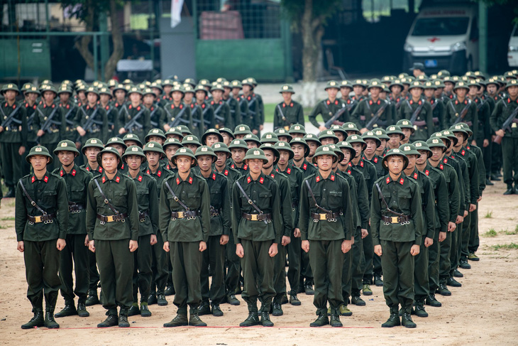 Hơn 1.000 chiến sĩ công an biểu diễn võ thuật, diễu binh trong lễ bế giảng khóa huấn luyện- Ảnh 7.