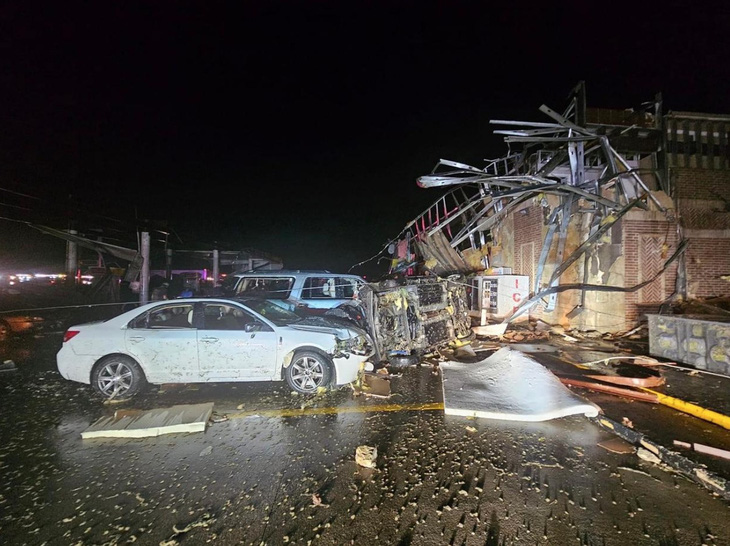 Trận lốc xoáy phá hủy nhiều ngôi nhà tại quận Denton, bang Texas (Mỹ) cuối tuần qua - Ảnh: CBS NEWS
