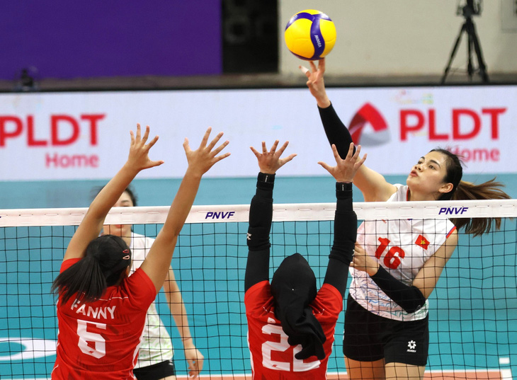 Các cô gái bóng chuyền Việt Nam đã toàn thắng ở vòng bảng - Ảnh: AVC