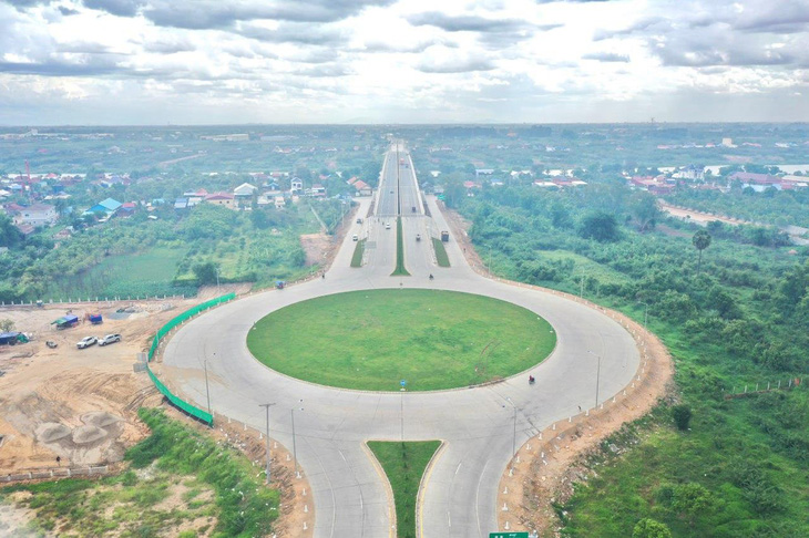 Đường vành đai 3 mới được đổi tên thành đại lộ Tập Cận Bình ở Campuchia - Ảnh: FRESH NEWS ASIA
