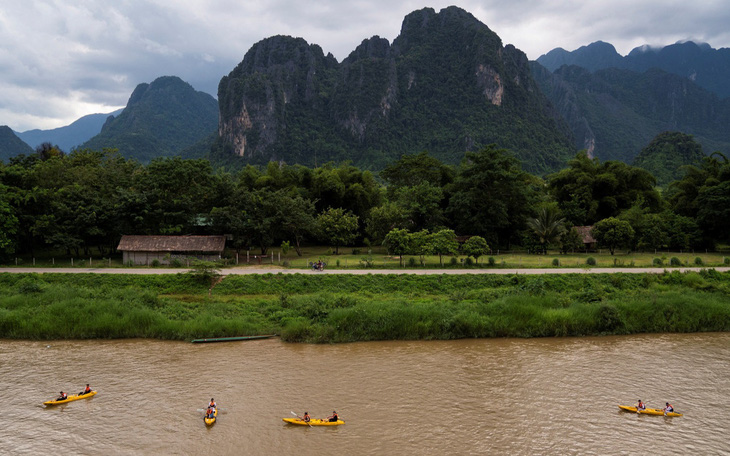 Trung Quốc: Hoàn thành 'vành đai xanh' 3.000 km quanh sa mạc - Ảnh 1.