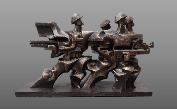 Tác phẩm điêu khắc Những chiến sĩ Điện Biên của Vũ Đại Bình sáng tác năm 2024