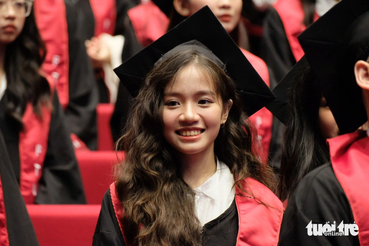 Sinh viên Trường đại học Ngoại thương dự lễ trao bằng tốt nghiệp đợt 1 năm 2024 - Ảnh: NGUYÊN BẢO