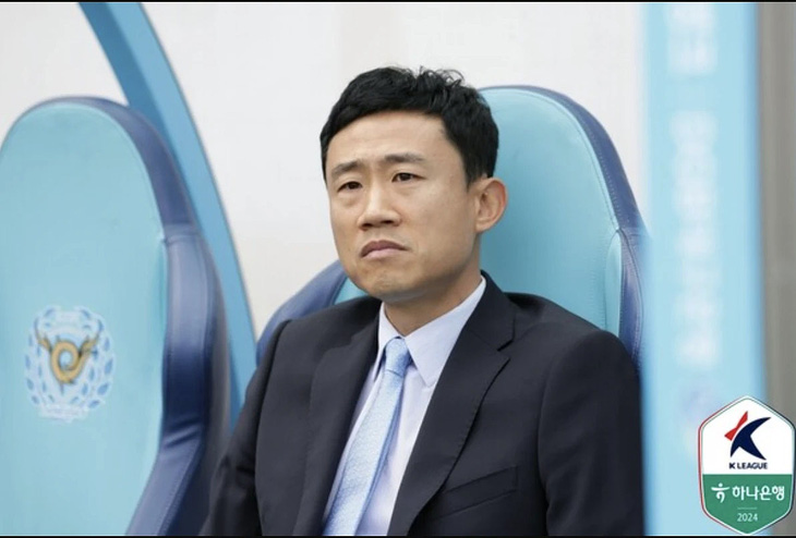HLV Choi Won Kwon khi dẫn dắt Daegu FC - Ảnh: DAEGU FC