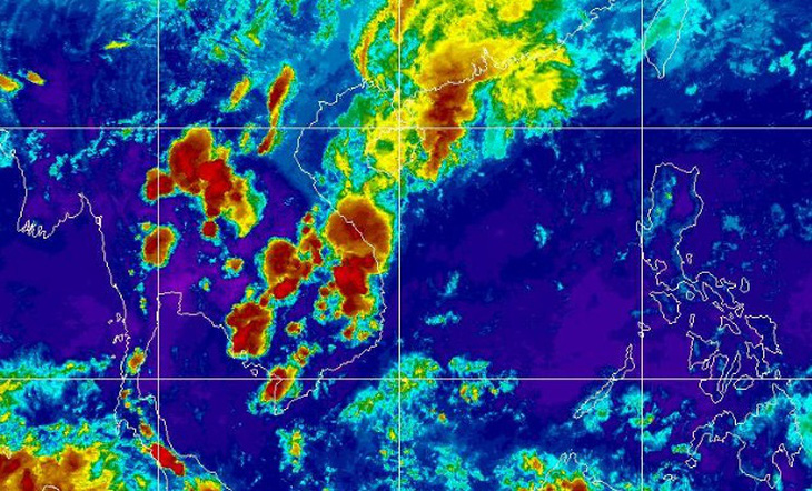 Bản đồ mây vệ tinh lúc 18h30 cho thấy mây đang phát triển mạnh và sẽ gây mưa cho khắp khu vực Trung Bộ, Tây Nguyên và Nam Bộ - Ảnh chụp mây vệ tinh