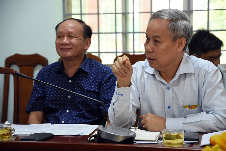 Ông Nguyễn Hùng Long - phó cục trưởng Cục An toàn thực phẩm (Bộ Y tế) - trong buổi làm việc với Sở Y tế Đồng Nai - Ảnh: A LỘC