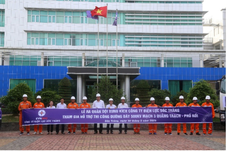 Lễ ra quân đội xung kích Công ty Điện lực Sóc Trăng tham gia hỗ trợ thi công đường dây 500kV mạch 3 Quảng Trạch - Phố Nối