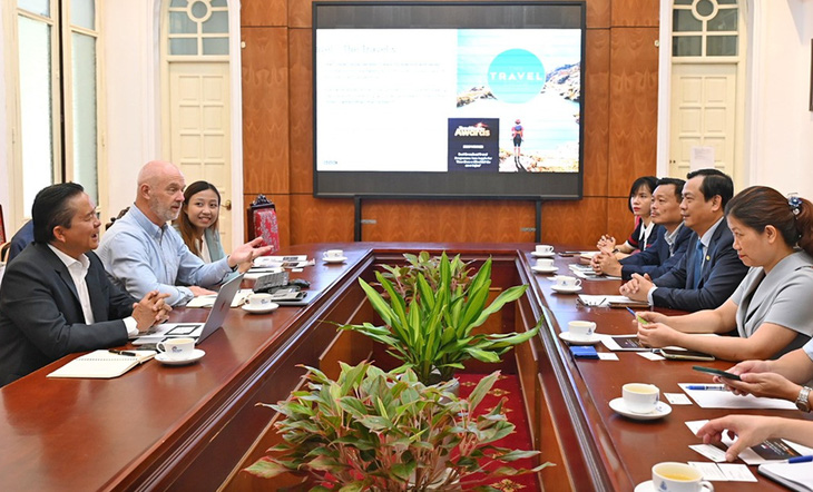 Đại diện BBC Studios làm việc với Cục Du lịch quốc gia Việt Nam ngày 28-5 - Ảnh: Cục Du lịch quốc gia Việt Nam
