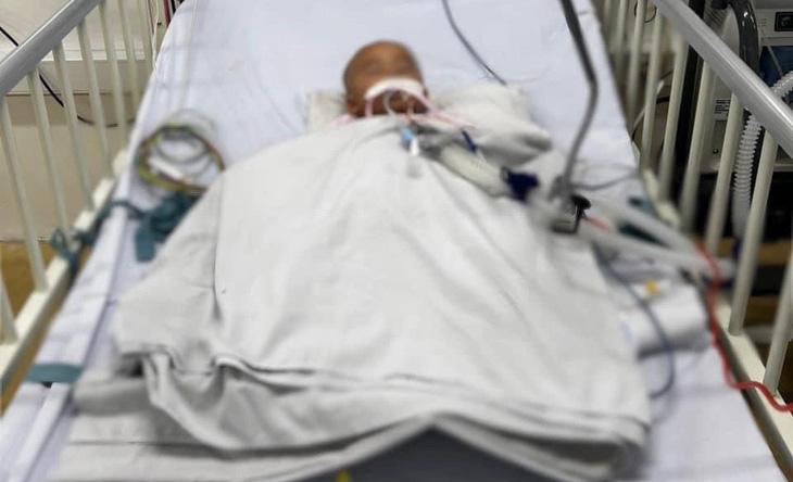 Bệnh nhi 10 tháng tuổi nhiễm amip ăn não - Ảnh: Bệnh viện cung cấp