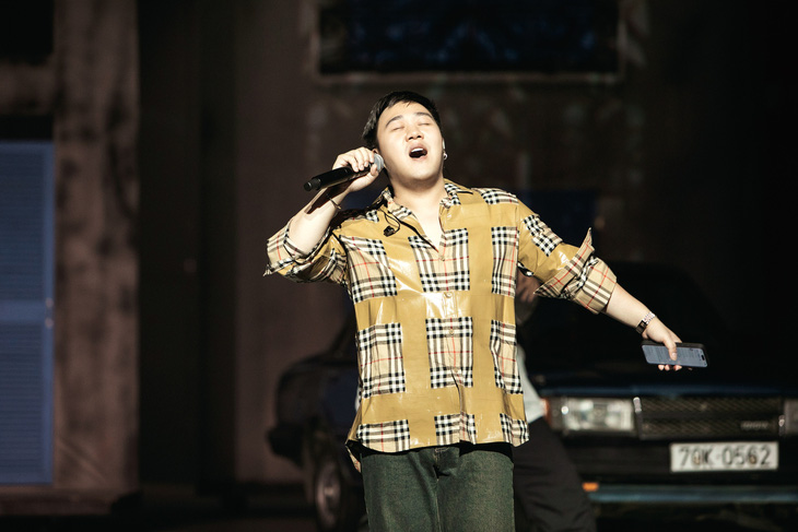 Danh ca Lê Uyên xuất hiện trẻ trung tại buổi tổng duyệt live show của Mr Đàm- Ảnh 7.