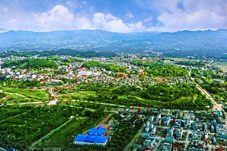 Toàn cảnh thành phố Điện Biên Phủ nhìn từ trên cao - Ảnh: ĐOÀN HOÀI TRUNG