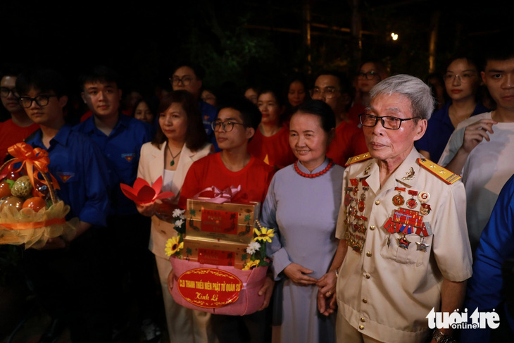 Ông Nguyễn Cao Phong từng gặp tướng Giáp dịp 50 năm Chiến thắng Điện Biên Phủ - Ảnh: DANH KHANG
