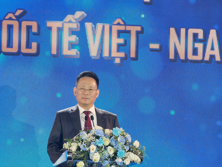 Ông Dương Chí Kiên phát biểu tại lễ kỷ niệm 15 năm thành lập Hệ thống Bệnh viện Mắt Quốc tế Việt Nga