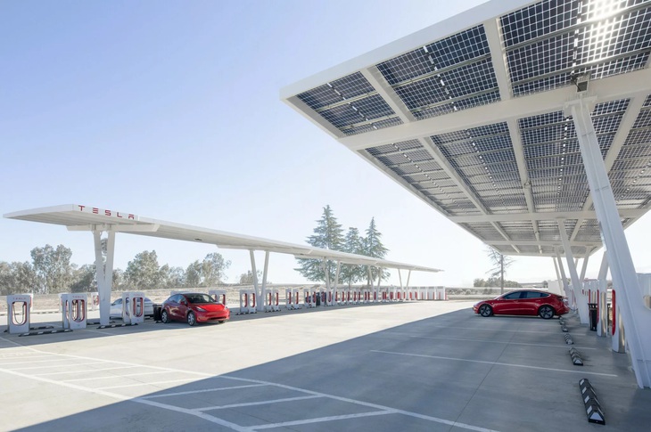 Not only does it need operations staff, Tesla also needs people to continue Supercharger projects under the agreement with the US Government - Photo: Tesla