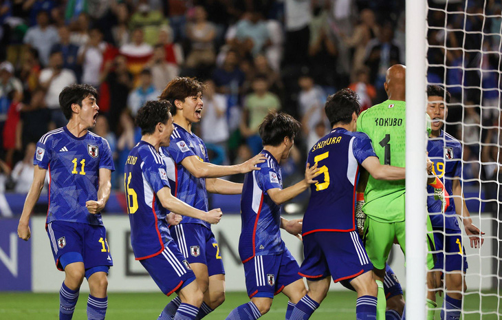 Thủ môn U23 Nhật Bản cứu thua phút bù giờ trên chấm 11m - Ảnh: AFP