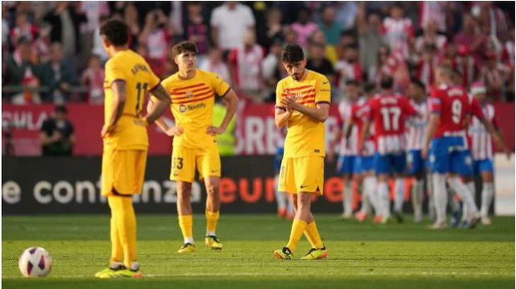 Barcelona thất vọng sau trận thua Girona và "dâng" chức vô địch cho Real Madrid - Ảnh: Getty