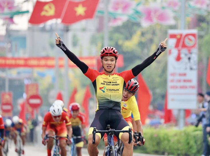 Phạm Lê Xuân Lộc lập kỷ lục tại Giải đua xe đạp về Điện Biên Phủ 2024- Ảnh 3.