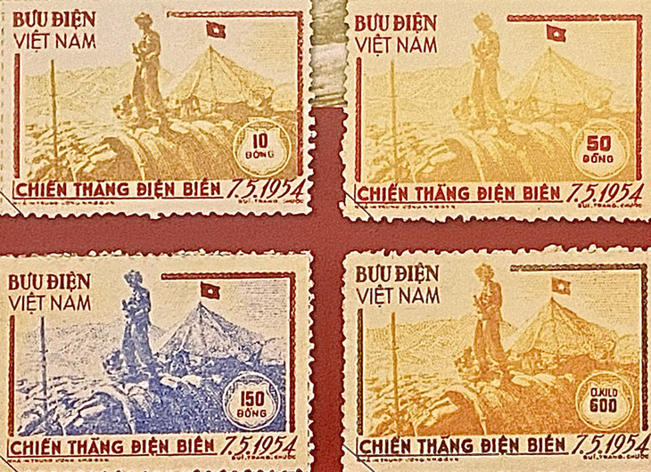Bộ tem Chiến thắng Điện Biên Phủ đầu tiên, phát hành tháng 10-1954 do Bùi Trang Chước thiết kế - Ảnh: T.ĐIỂU