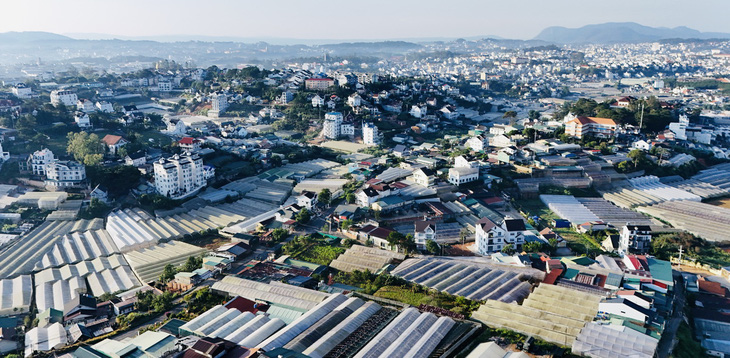 Một góc thành phố Đà Lạt nhìn từ trên cao - Ảnh: LÊ KHAI