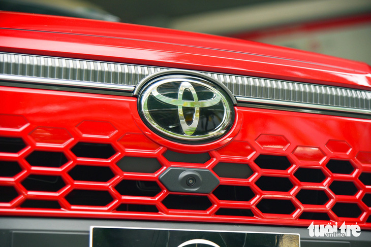 Ảnh thực tế Toyota Corolla Cross 2024: Giá từ 820 triệu, thêm trang bị đáng chú ý- Ảnh 4.