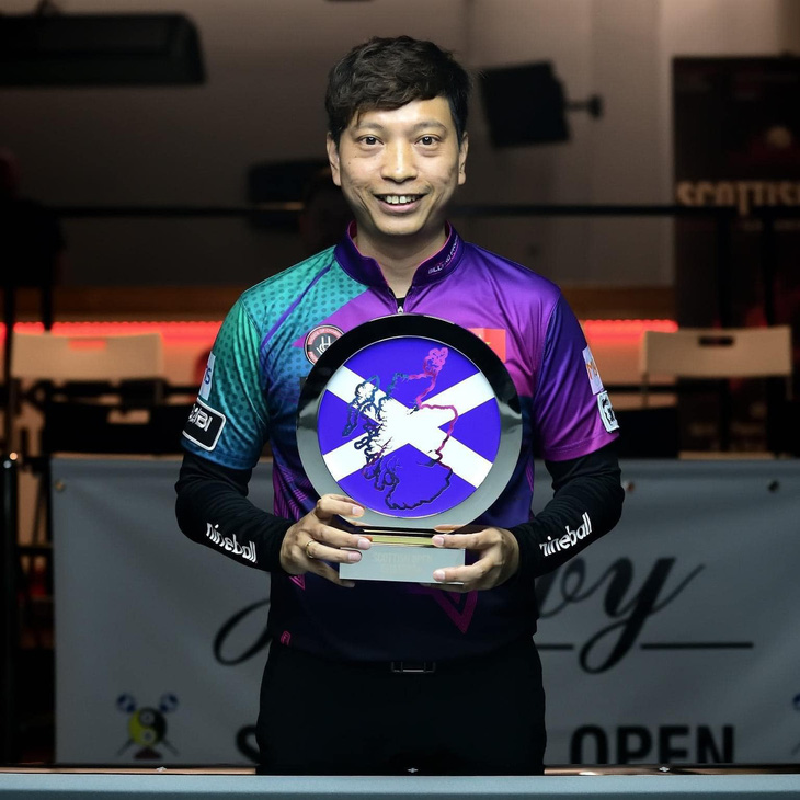 Dương Quốc Hoàng với chức vô địch Giải pool 9 bi Jacoby Scottish Open hồi tháng 5 - Ảnh: CUE SNAP