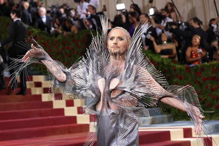 Trong khi chủ đề Met Gala 2022 là Gilded Glamour