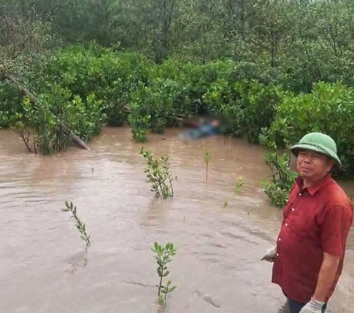 Hiện trường nơi ông Nguyên bị sét đánh - Ảnh cắt từ video