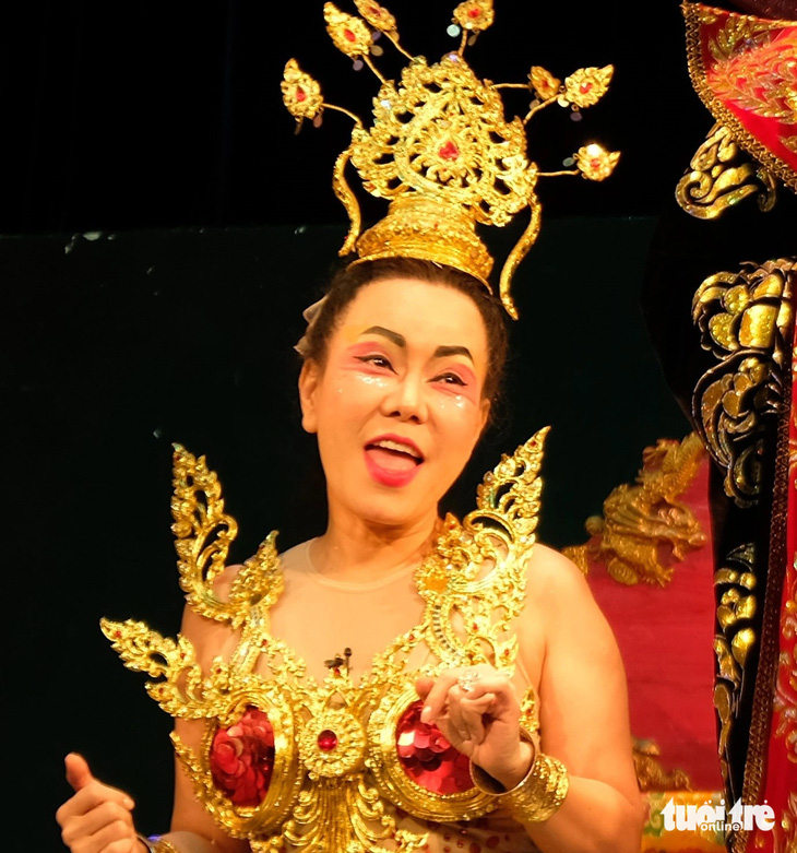 Để kỷ niệm 30 năm theo nghề, Việt Hương lần đầu tiên làm tác giả - đạo diễn một vở kịch thiếu nhi - Ảnh: LINH ĐOAN