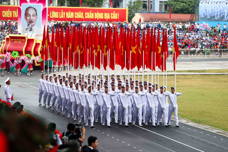 Hùng tráng lễ diễu binh, diễu hành kỷ niệm 70 năm Chiến thắng Điện Biên Phủ- Ảnh 12.