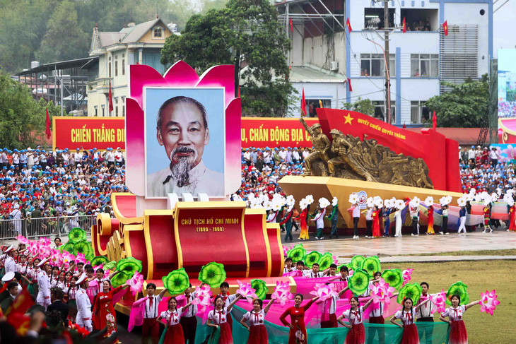 Hùng tráng lễ diễu binh, diễu hành kỷ niệm 70 năm Chiến thắng Điện Biên Phủ- Ảnh 11.