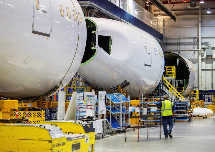 Dây chuyền sản xuất máy bay Boeing 787 ở bang South Carolina - Ảnh: REUTERS