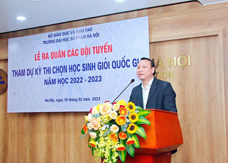 PGS.TS Nguyễn Đức Sơn phát biểu tại một sự kiện, khi đang đảm nhiệm chức vụ phó hiệu trưởng Trường đại học Sư phạm Hà Nội - Ảnh: ĐHSPHN