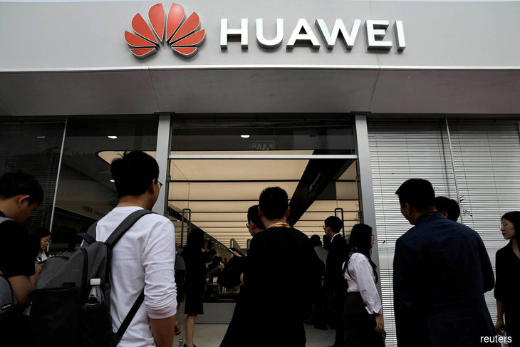 Huawei đang chứng kiến sự hồi sinh bất chấp các lệnh trừng phạt của Mỹ - Ảnh: REUTERS