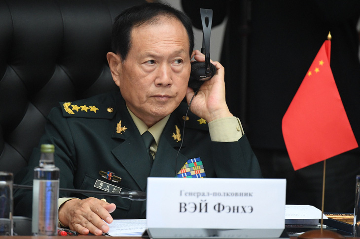 Ông Ngụy Phượng Hòa khi còn đương chức bộ trưởng quốc phòng Trung Quốc - Ảnh: AFP