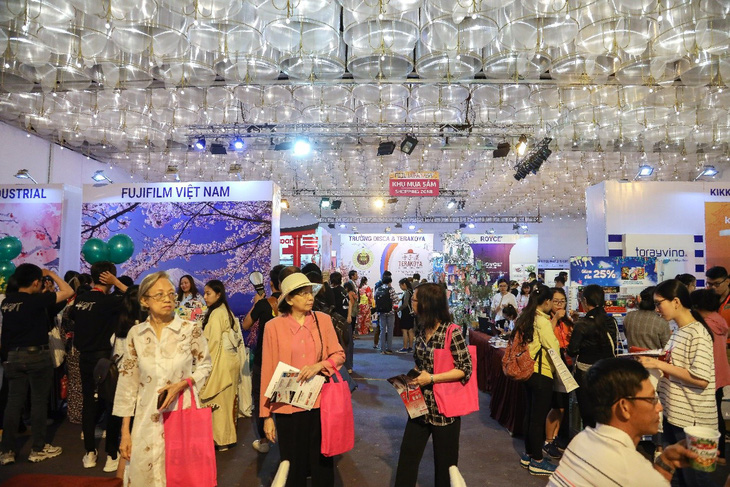 Chỉ riêng năm 2019, Feel Japan đã đón tiếp gần 40.000 khách với sự đồng hành của hơn 100 thương hiệu trong hai ngày, trở thành lễ hội Nhật Bản tổ chức trong nhà có quy mô lớn nhất tại TP. Hồ Chí Minh vào thời điểm đó.