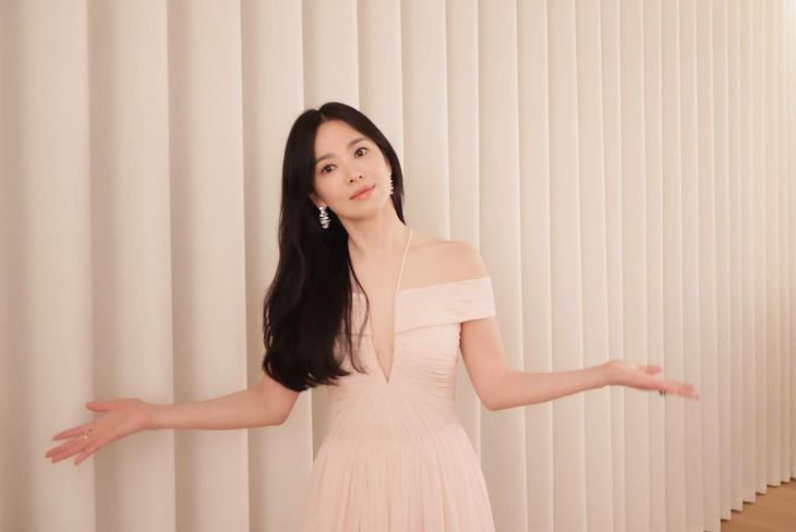 Song Hye Kyo tuổi 43, vẫn đẹp rạng ngời, độc thân và hạnh phúc