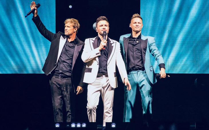 HOT: Westlife thông báo trở lại Việt Nam