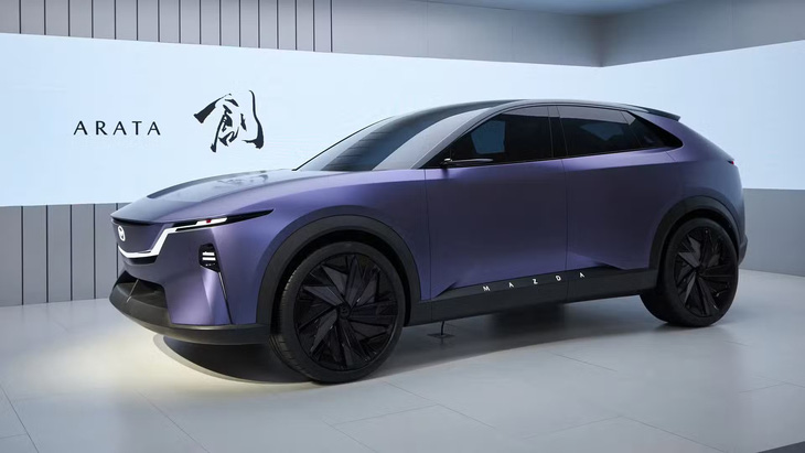 Ngoài hybrid, Mazda CX-5 còn có thể sử dụng động cơ điện, thể hiện qua Arata vừa chào sân tại triển lãm Bắc Kinh 2024 hồi tháng 4. Ngay cả khi không mang bảng tên này, chiếc xe cũng không khác mấy một "CX-5 bản thuần điện" - Ảnh tham khảo: Drive