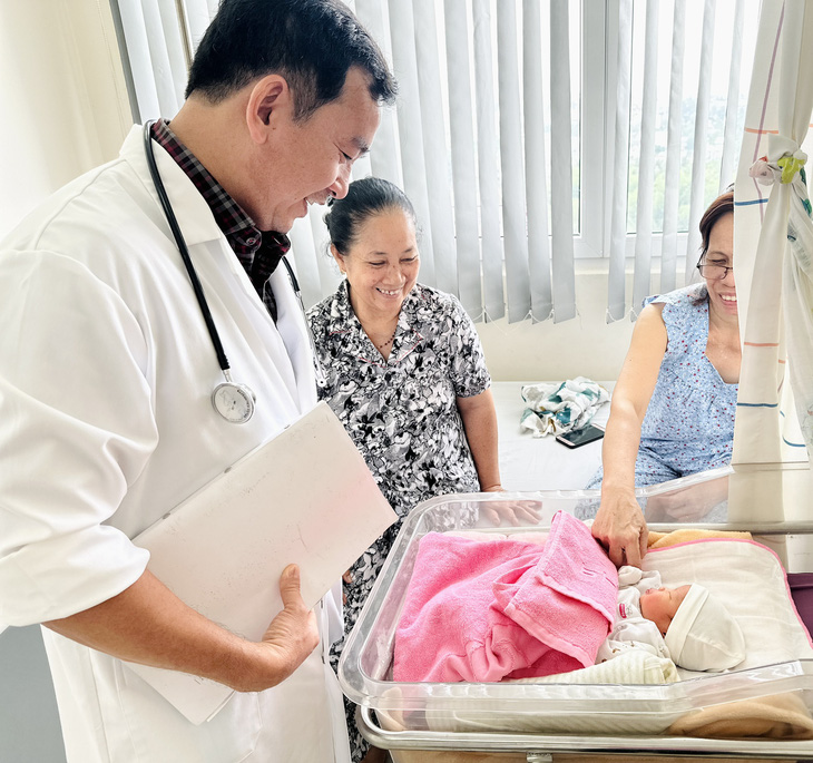 Bệnh viện quốc tế  Phương Châu và gia đình chào đón thiên thần nhỏ của mình- Ảnh: BV cung cấp