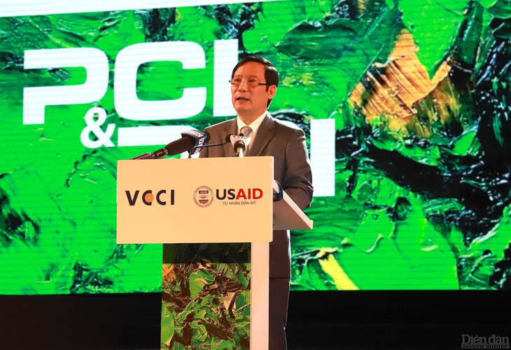 Ông Phạm Tấn Công, chủ tịch VCCI, phát biểu tại hội nghị công bố PCI 2023 - Ảnh: B.NGỌC