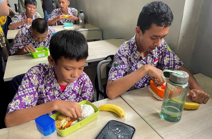 Indonesia sẽ triển khai chương trình Bữa trưa miễn phí từ năm 2025- Ảnh 1.