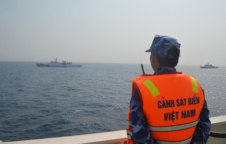 Cảnh sát biển Việt Nam và Trung Quốc trong chuyến tuần tra liên hợp cuối tháng 4-2024 - Ảnh: Báo Quân Đội Nhân Dân
