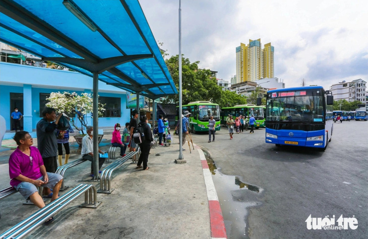 TP.HCM có hơn 2.000 xe buýt phủ khắp 22 quận, huyện - Ảnh: CHÂU TUẤN