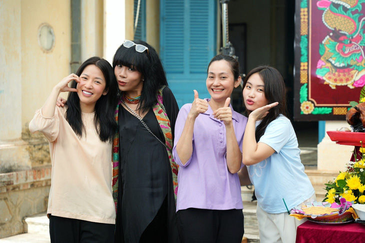 Dàn diễn viên nữ (từ trái qua): Puka, Trác Thúy Miêu, Hạnh Thúy, Phương Mỹ Chi