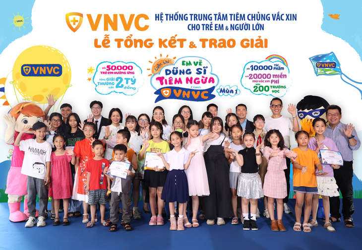 Lễ trao giải cuộc thi “Em vẽ dũng sĩ tiêm ngừa cùng VNVC - mùa 1” trao hơn 40 giải thưởng tại đầu cầu TP.HCM sáng 1-6 - Ảnh: Mộc Thảo