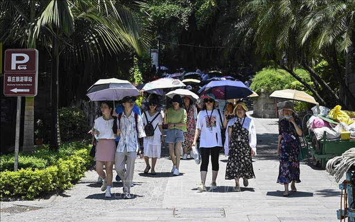 Trung Quốc đối mặt nắng nóng kỷ lục sau mùa xuân nóng nhất