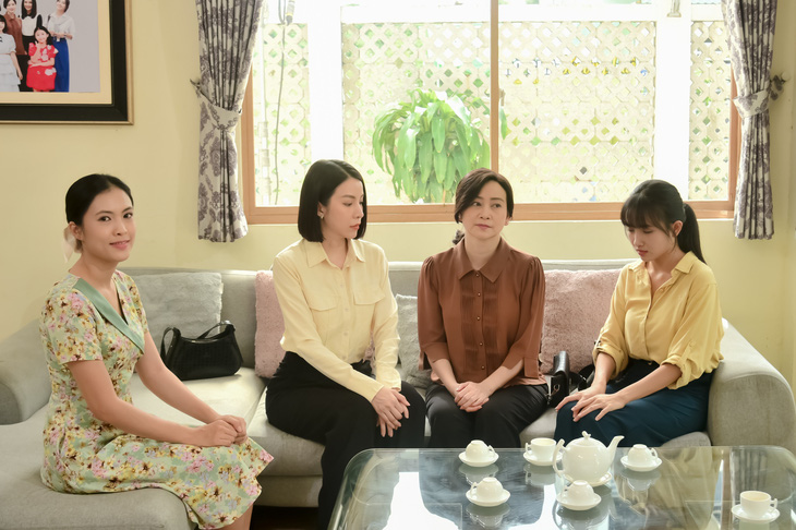 Từ trái qua: Kiều Khanh, Ngô Phương Anh, Tuyết Thu, Huỳnh Như Đan trong phim Đừng khóc anh đây rồi - Ảnh: ĐPCC
