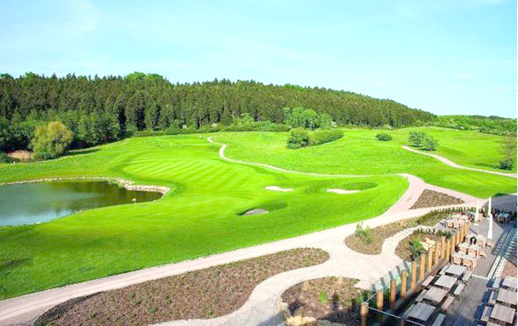 Khu nghỉ dưỡng Spa & GolfResort Weimarer Land với nhiều sân golf rộng lớn để cầu thủ Anh thư giãn sau những trận đấu  - Ảnh: Spa & GolfResort Weimarer Land