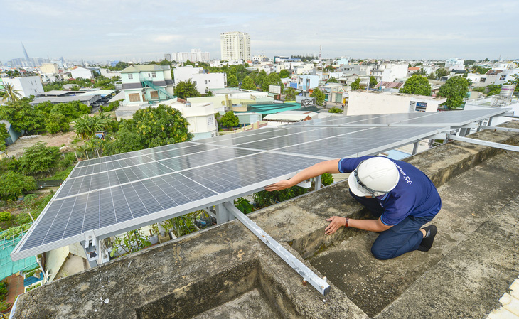 Điện mặt trời trên mái nhà người dân ở TP Thủ Đức, TP.HCM (ảnh chụp sáng 10-6) - Ảnh: QUANG ĐỊNH