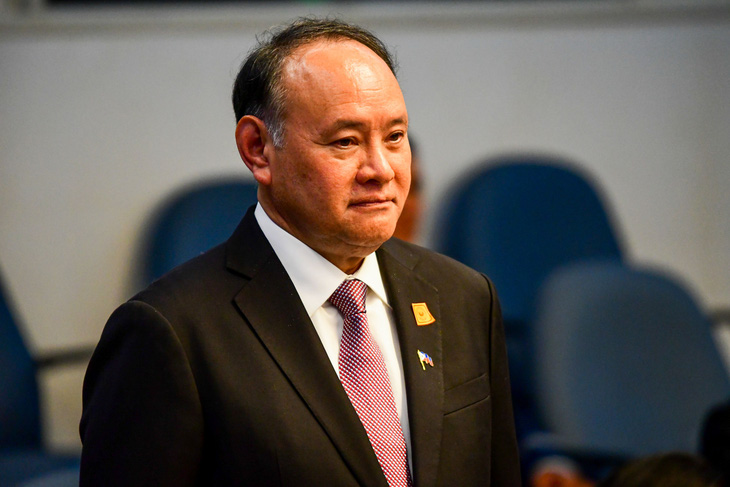 Bộ trưởng Quốc phòng Philippines Gilbert Teodoro khẳng định sẽ không khuất phục sự bắt nạt của Trung Quốc ở Biển Đông - Ảnh: ABS-CBN